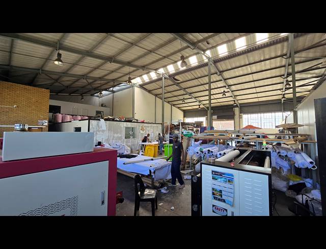 954M² WAREHOUSE TO LET IN SPARTAN